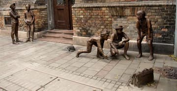 Escultura dos Meninos da Rua Paulo, na Práter utca 11.