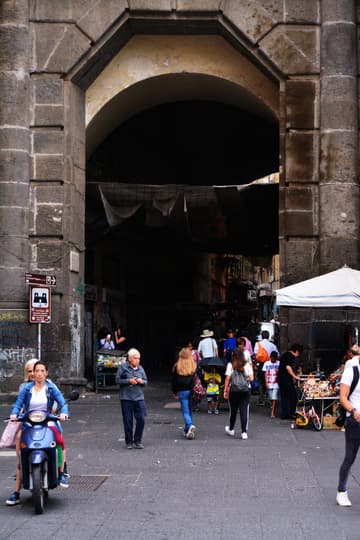 Napoli, terra da amiga genial