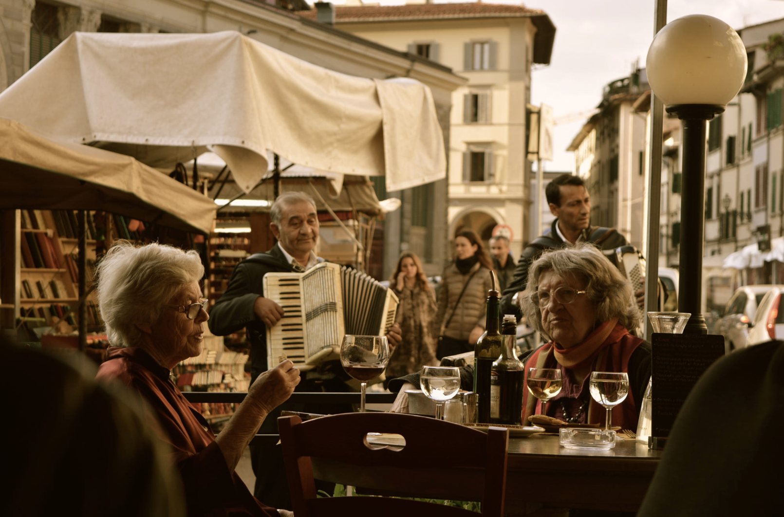 One of my favorite pictures taken in Italy so far. Got this scene while having lunch in Florence, 2014.