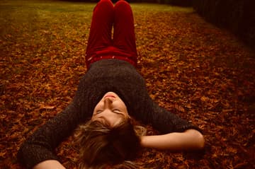 Deitar o corpo no chão é a melhor maneira de recompor suas energias e meditar
