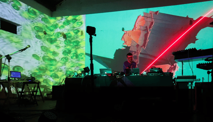 Performance AV VELAZQUEZ