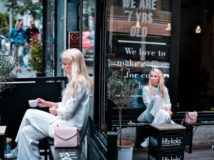 Lifestyle Photoshoot at My Little Melbourne Cafe in Budapest