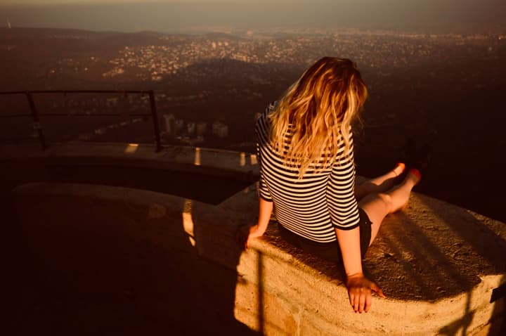 No topo de uma colina em Buda.