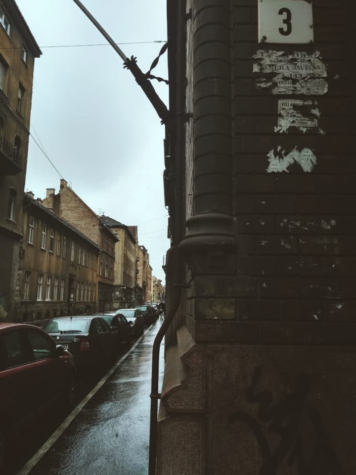 Em frente a nova casa!