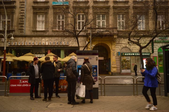 A estação wesselényi é um pico jovem no distrito judeu