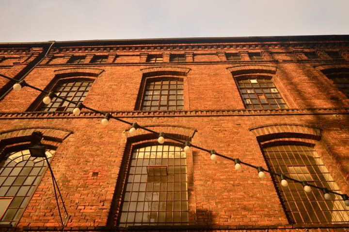 Tijolinhos e arquitetura industrial de Łódź