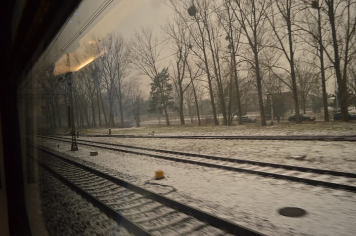 Vista do trem a caminho da capital polaca, Varsóvia