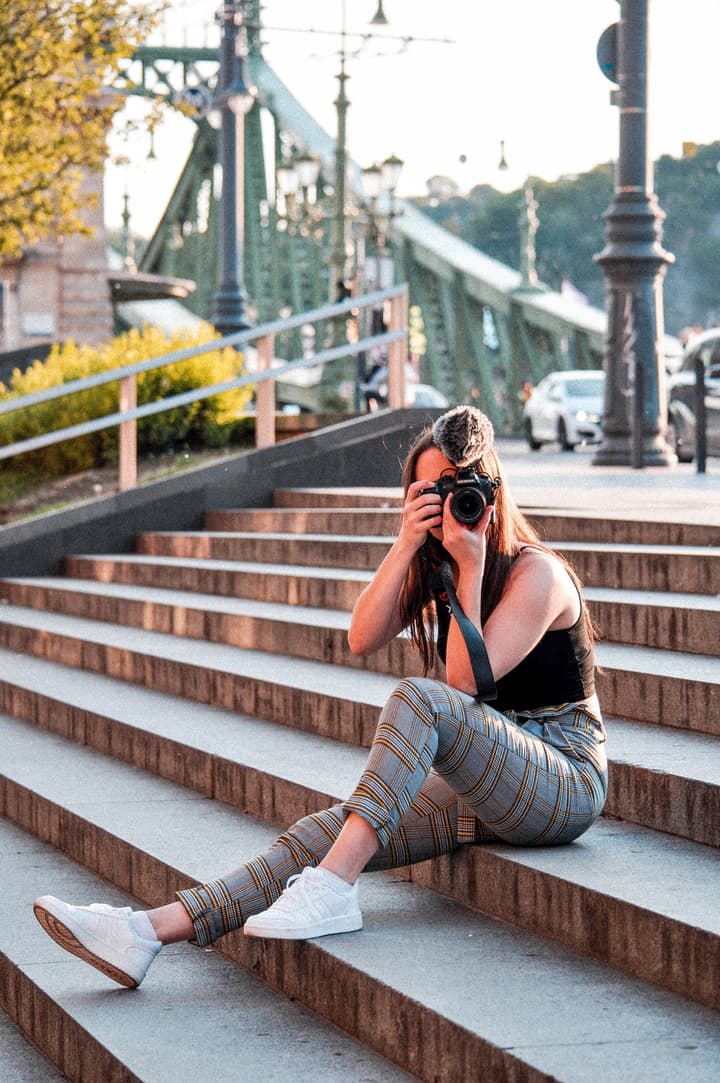 Meet Malu, inspiring Brazilian content creator in Budapest