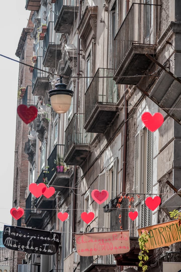 Napoli, um grande cortiço para amar ou odiar