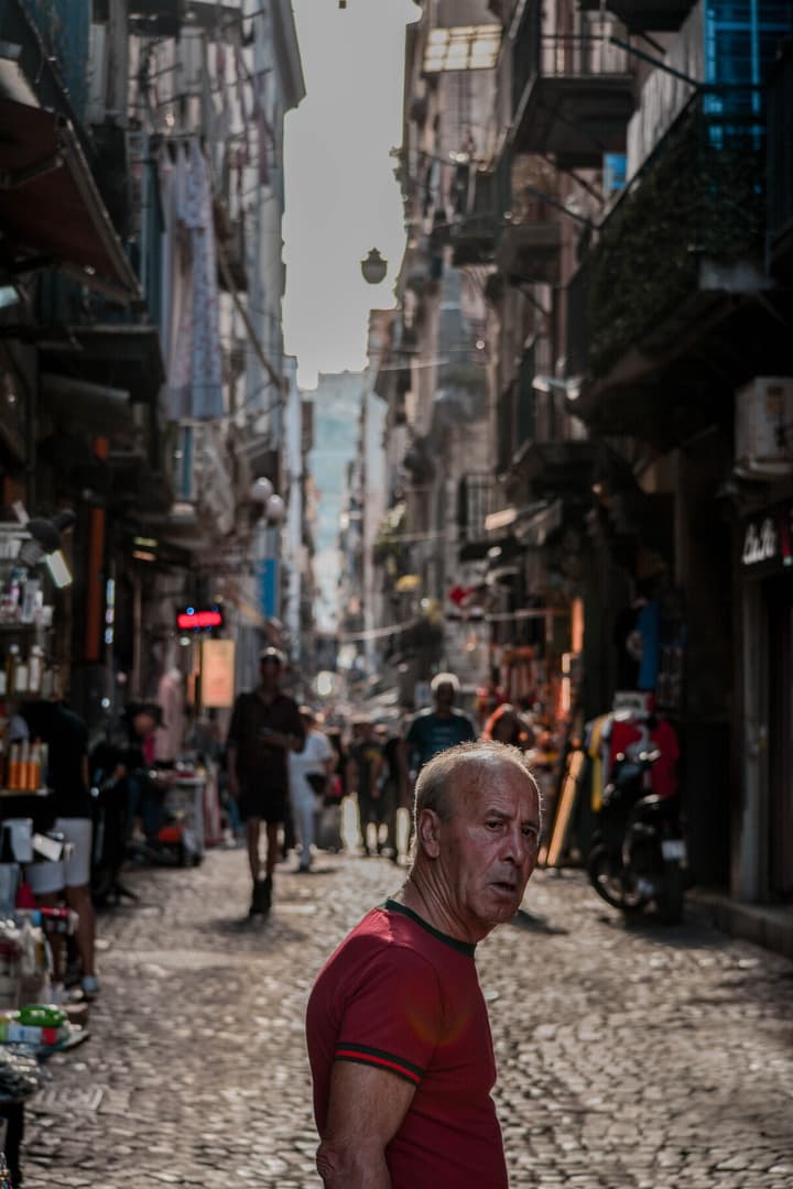 Napoli, um grande cortiço para amar ou odiar