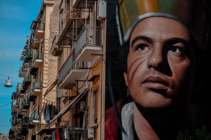 Napoli, um grande cortiço para amar ou odiar